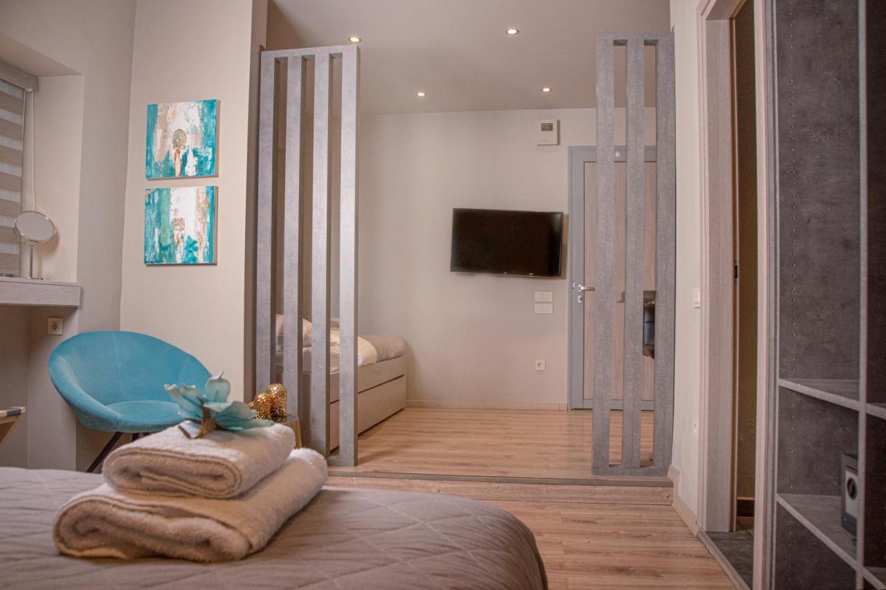 Wisdom Residence Luxury Apartments At Plaka Athens Exterior photo